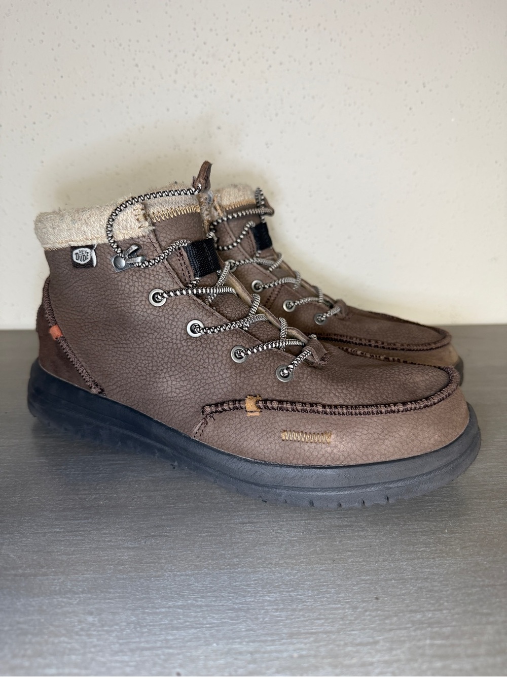Hey Dude Mens Bradley Leather Boots Brown Shoes Size 9M Lightweight Slip On